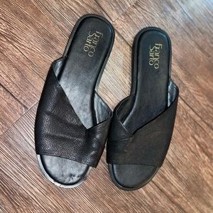 Black sandles slides